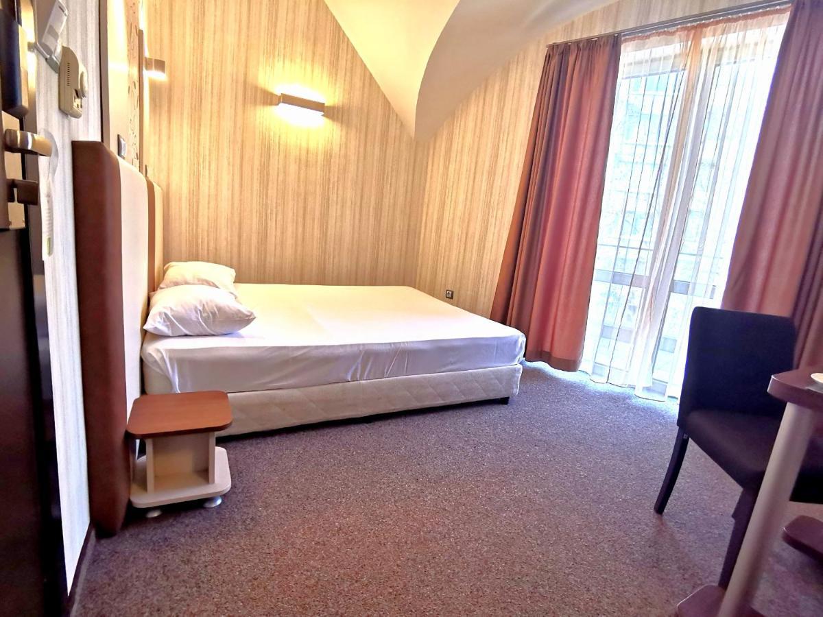 Elate Plaza Hotel 3*