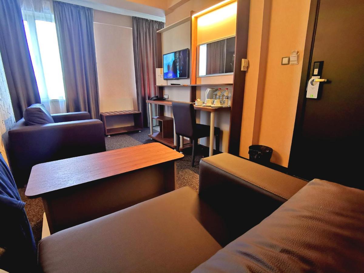 Elate Plaza Hotel